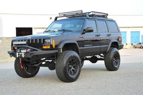 Cherokee xj sport / lifted / nicest in country / fully built / stage 5 package