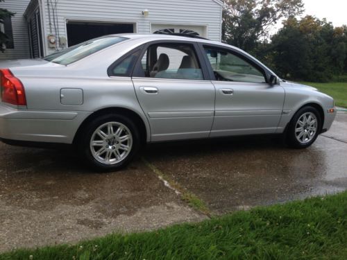 2005 silver volvo s80 2.5t ,excellent condition