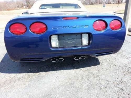 2004 chevrolet corvette base