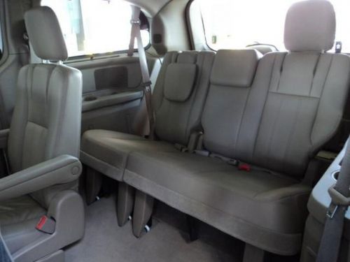2011 chrysler town & country touring-l
