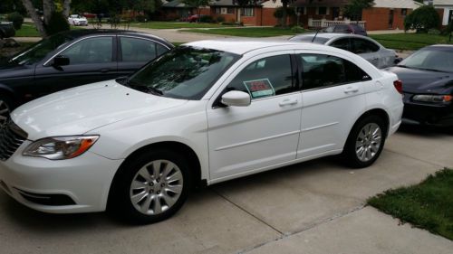 2012 chrysler 200 lx sedan 4-door 2.4l