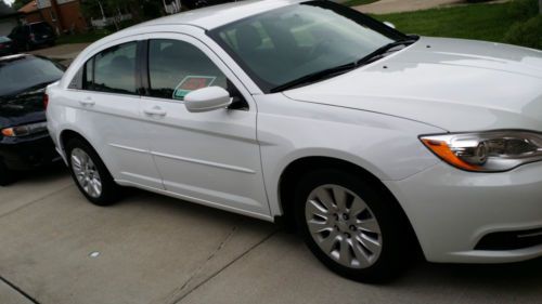 2012 Chrysler 200 LX Sedan 4-Door 2.4L, US $13,500.00, image 2