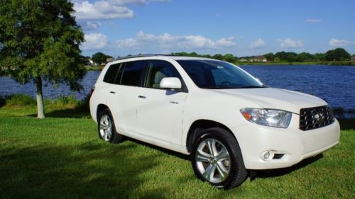 Toyota highlander limited 2010 excellent condition,
