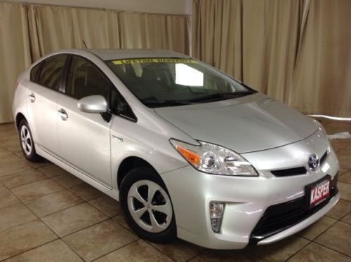 No reserve toyota prius three hybrid hatch 1.8l auto fwd nav camera bluetooth