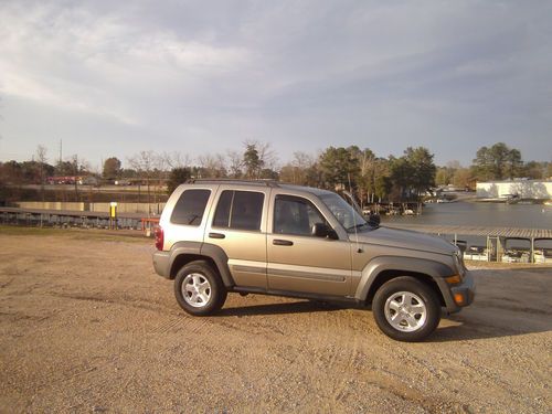 2005 jeep liberty sport diesel automatic 4x4 rare find