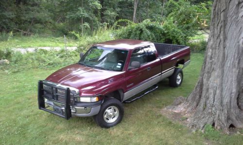 2001 dodge ram 2500 cummins diesel 4x4 (clean)