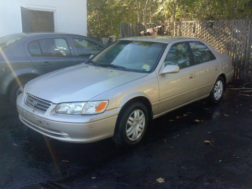 2000 toyota camry le-4 cylinder--needs work, but very clean
