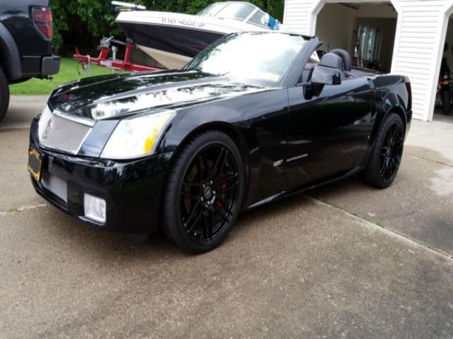 Cadillac xlr v convertible 2-door