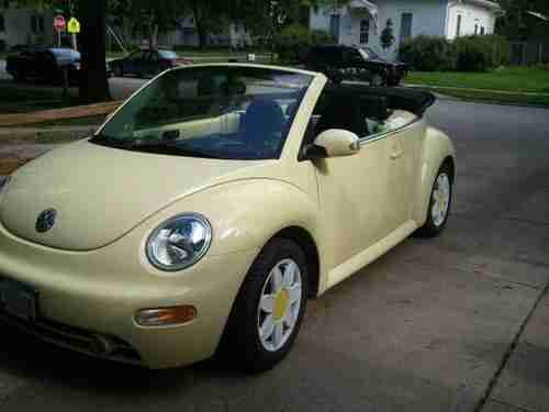 2003 Volkswagen Beetle Convertible, image 2
