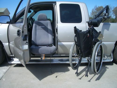 Handicap truck 2004 chevrolet silverado 1500 wt extended cab pickup 4-door 4.3l