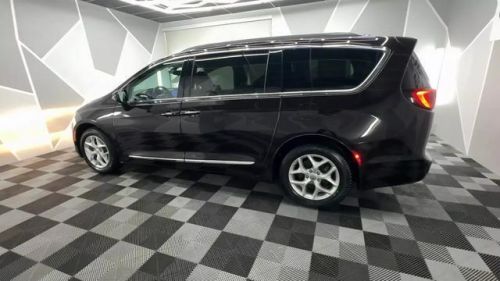 2017 chrysler pacifica touring-l minivan 4d