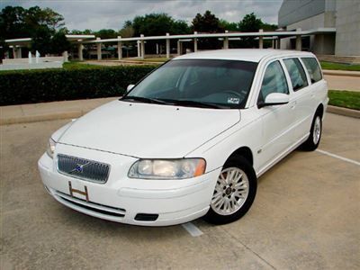 V70 wagon,only 34k miles,non smoker,cloth interior,runs great!!