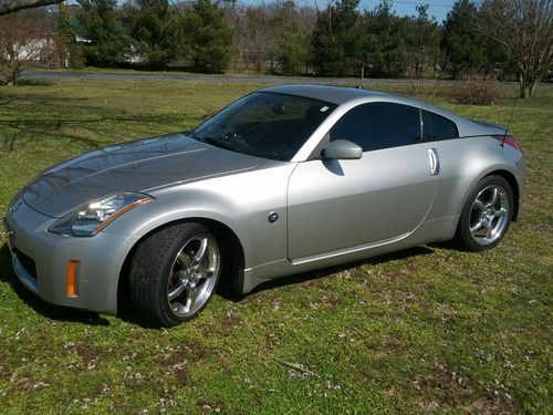 2005 nissan 350z touring coupe 2-door 3.5l