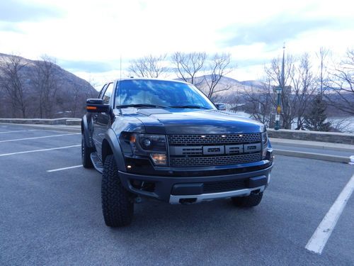 2013 ford raptor  6.2l 4x4 supercab loaded