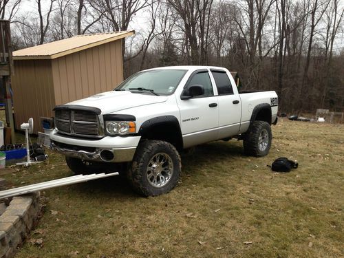 2005 dodge ram 1500 hemi sport crew cab pickup 4-door 5.7l