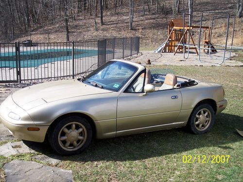 1992 mazda miata base convertible 2-door 1.6l