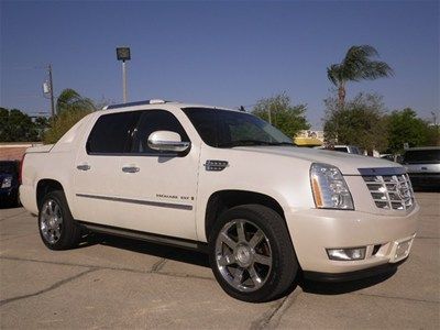 2007 4dr suv 6.2l auto white diamond