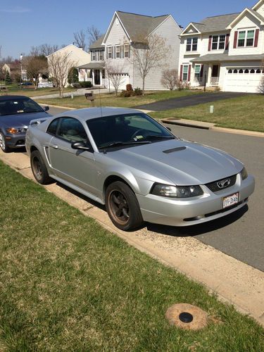 2001 ford mustang base coupe 2-door 3.8l