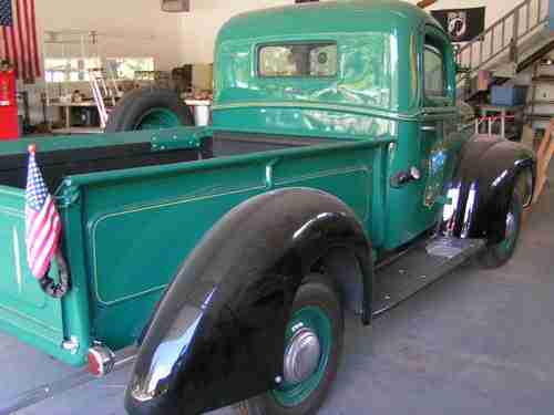 1946 Ford Pickup, image 4