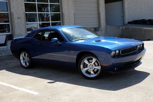 One-owner, r/t, low mileage, deep water blue pearl, 6spd, 20 chrome wheels