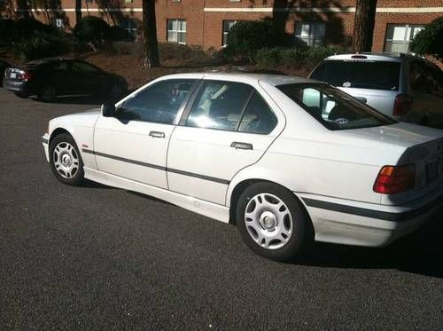 1998 bmw 318i base sedan 4-door 1.9l