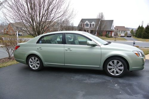 Excellent condition, navigation leather, new tires, 35,114 miles
