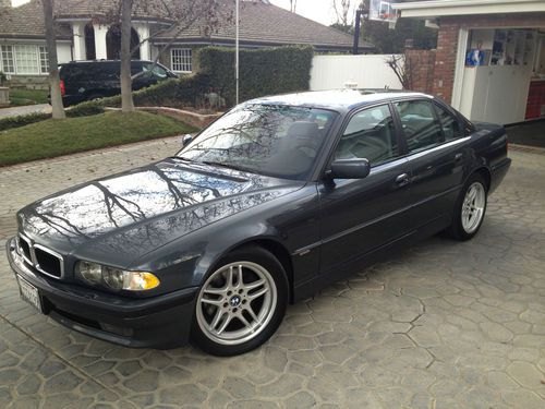 2001 bmw 740i base sedan 4-door 4.4l