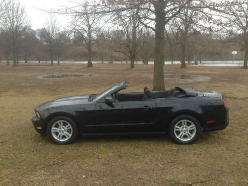 2010 ford mustang convertible great condition low reserve