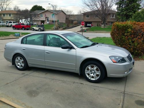 2005 nissan altima s sedan 4-door 2.5l low miles clean excellent no reserve !!!!