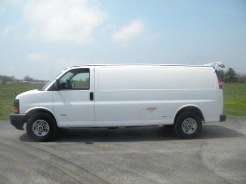 1 owner duramax diesel extended cargo van rear a/c &amp; heat lqqk clean