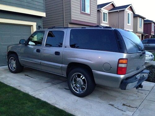 2000 Chevrolet Suburban 1500 LS Sport Utility 4-Door 5.3L, image 2