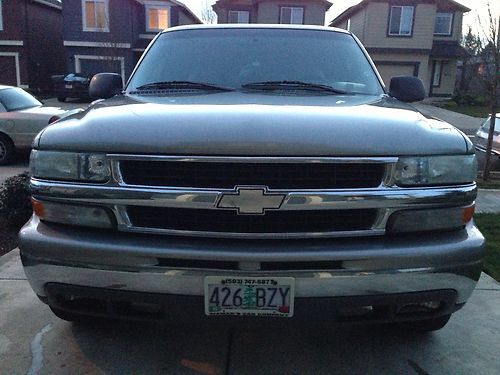 2000 Chevrolet Suburban 1500 LS Sport Utility 4-Door 5.3L, image 9