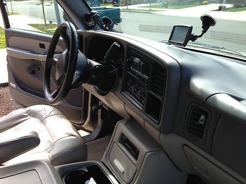 2000 Chevrolet Suburban 1500 LS Sport Utility 4-Door 5.3L, image 16