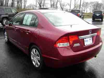 LX Certified 1.8L CD 160-Watt AM/FM/CD Audio System 4 Speakers AM/FM radio, image 3