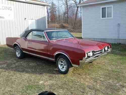 1967 Oldsmobile Cutlass Supreme Convertible, image 4