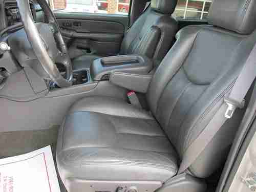 2004 Chevrolet Silverado 3500 LT Crew Cab Pickup 4-Door 6.6L Wheelchair Lift, image 2