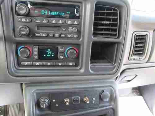 2004 Chevrolet Silverado 3500 LT Crew Cab Pickup 4-Door 6.6L Wheelchair Lift, image 4