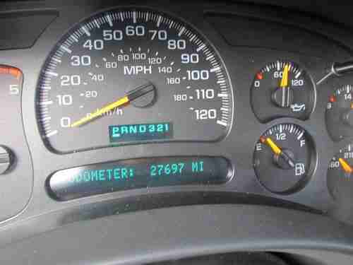 2004 Chevrolet Silverado 3500 LT Crew Cab Pickup 4-Door 6.6L Wheelchair Lift, image 10