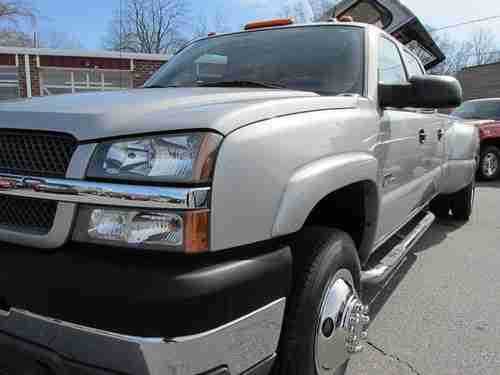 2004 Chevrolet Silverado 3500 LT Crew Cab Pickup 4-Door 6.6L Wheelchair Lift, image 14