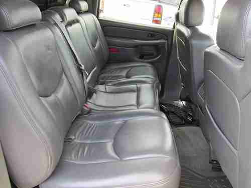 2004 Chevrolet Silverado 3500 LT Crew Cab Pickup 4-Door 6.6L Wheelchair Lift, image 21