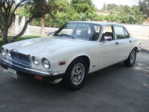 1985 jaguar xj6   classic low miles.. ------------no reserve--------------------