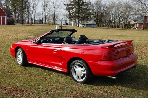 1995 ford mustang  gt conv 2-door 5.0l, 5 speed, 1 owner 39,000