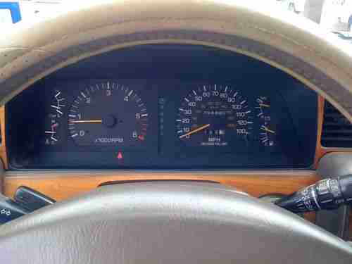 1996 Toyota Land Cruiser Base Sport Utility 4-Door 4.5L, image 6