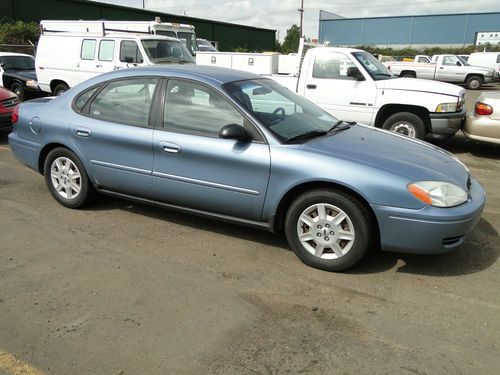 2005 ford taurus se 4 door sedan