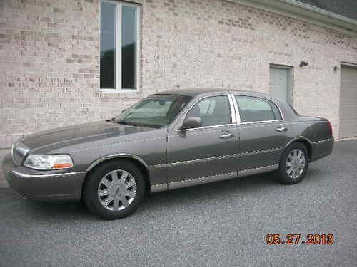 2004 lincoln town car ultimate sedan 4-door 4.6l