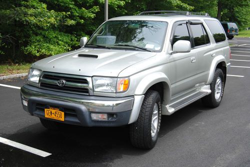 Toyota 4runner sr5 4x4 2000 96200 miles clean title