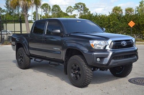 2013 toyota tacoma trd like new