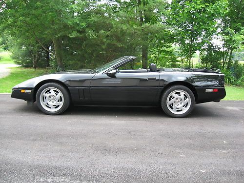 1990  corvette  convertible low miles