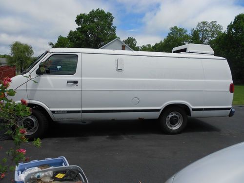 2002 dodge ram van 2500 reefer runs well refrigerated unit works! no reserve