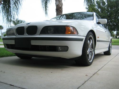 *rare white*  2000 bmw 540i sport 6spd, m pkg, drives like new cold ac